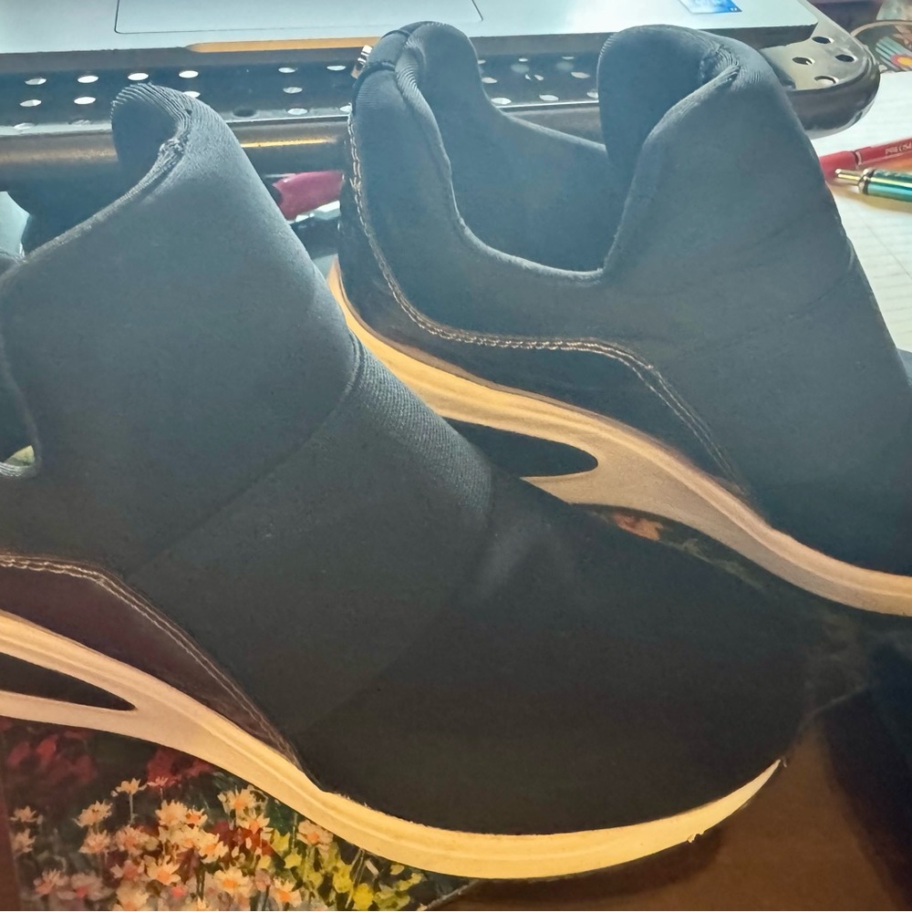 Women's Black Slip-On Sneakers